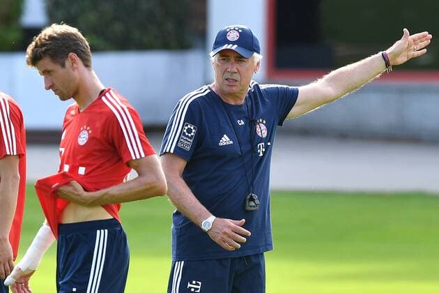 Carlo ANCELOTTI (Trainer FCB) mit Thomas MUELLER (MÜLLER,Bayern Muenchen). Training FC Bayern Muenchen. Fussball 1.Bundesliga,1.Liga ,am 30.07.2017.