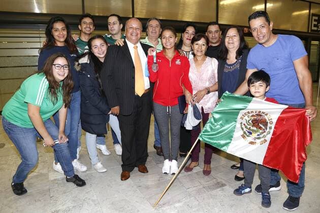 July 31, 2017 - EUM20170831DEP28.JPG.CIUDAD DE MEXICO.- Deporte-Clavados.- 31 de julio de 2017. La clavadista Adriana Jimenez, medalla de plata en el Campeonato Mundial de Natacion 2017 de Budapest, a su regreso a esta capital. Foto: Agencia EL UNIVERSAL Agustin Salinas RCC. Latin News: July 31, 2017  - ZUMAu78_ 20170731_zaf_u78_099 Copyright: xAgustinxSalinasx