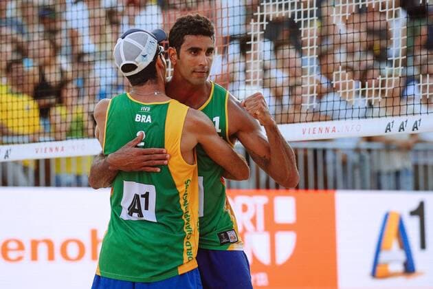 Beach volleyball Beachvolleyball - FIVB World Championships 2017 VIENNA,AUSTRIA,31.JUL.17 - BEACH VOLLEYBALL - FIVB World Championships, men. Image shows the rejoicing of Gustavo Carvalhaes and Pedro Solberg Salgado (BRA). GEPAxpictures xMaticxKlansek