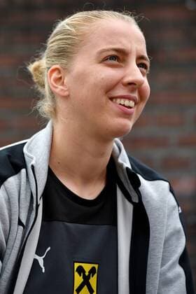 SOCCER - UEFA EURO EM Europameisterschaft Fussball 2017 WAGENINGEN,NETHERLANDS,01.AUG.17 - WOMEN SOCCER - UEFA Women s European Championship EM Europameisterschaft 2017, semifinal, Denmark vs Austria, preview, mixed zone team AUT. Image shows Katharina Schiechtl (AUT). GEPAxpictures xFlorianxErtl