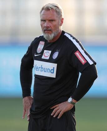 SOCCER - UEFA EL quali, Limassol vs A.Wien, preview LIMASSOL,CYPRUS,01.AUG.17 - SOCCER - UEFA Europa League qualification, AEL Limassol vs FK Austria Wien, preview, training A.Wien. Image shows head coach Thorsten Fink (A.Wien). GEPAxpictures xChristianxOrt