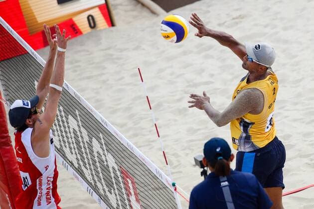 Beach volleyball Beachvolleyball - FIVB World Championships 2017 VIENNA,AUSTRIA,02.AUG.17 - BEACH VOLLEYBALL - FIVB World Championships, men. Image shows Robin Valentin Seidl (AUT) and Leo Williams (RSA). GEPAxpictures xMaticxKlansek