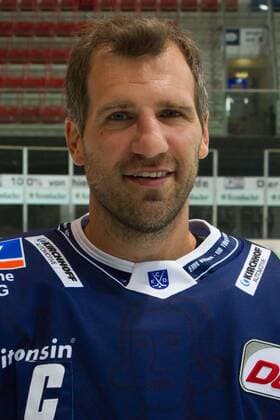 16 Jason Jaspers (C) Offizielle Mannschaftsbilder Iserlohn Roosters, Eishockey, DEL, 01.08.17 Iserlohn Nordrhein-Westfalen Germany Copyright: xAgentur54Gradx SebastianxSendlakx