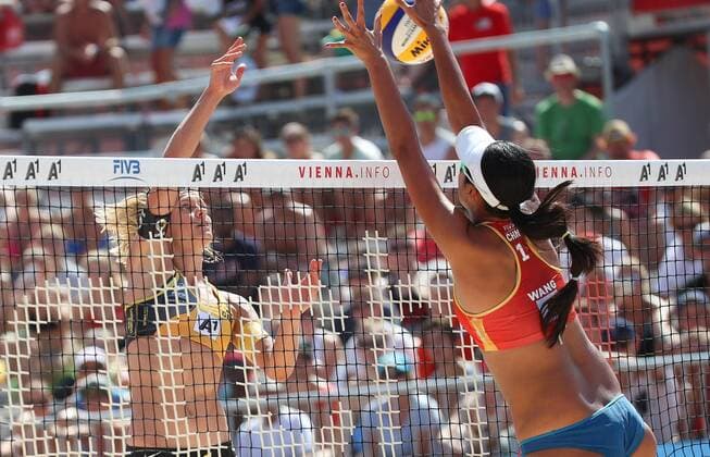Beach volleyball Beachvolleyball - FIVB World Championships 2017 VIENNA,AUSTRIA,02.AUG.17 - BEACH VOLLEYBALL - FIVB World Championships. Image shows Laura Ludwig (GER) and Fang Wan (CHN). GEPAxpictures xChristianxWalgram