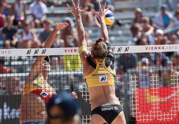 Beach volleyball Beachvolleyball - FIVB World Championships 2017 VIENNA,AUSTRIA,02.AUG.17 - BEACH VOLLEYBALL - FIVB World Championships. Image shows Fan Wang (CHN) and Kira Walkenhorst (GER). GEPAxpictures xChristianxWalgram