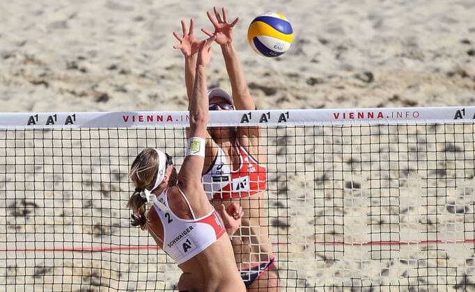 Beach volleyball Beachvolleyball - FIVB World Championships 2017 VIENNA,AUSTRIA,02.AUG.17 - BEACH VOLLEYBALL - FIVB World Championships. Image shows Stefanie Schwaiger (AUT) and Tanja Hueberli (SUI). GEPAxpictures xChristianxWalgram