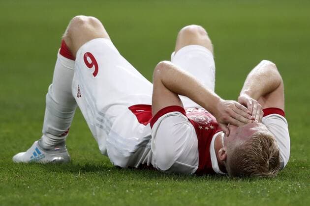AMSTERDAM, Stadion de Arena , 02-08-2017 , Voorronde Champions League seizoen 2017 2018 . Ajax - Nice 2-2 . Ajax ligt eruit , teleurstelling bij Donny van de Beek Ajax - Nice  x1661171x