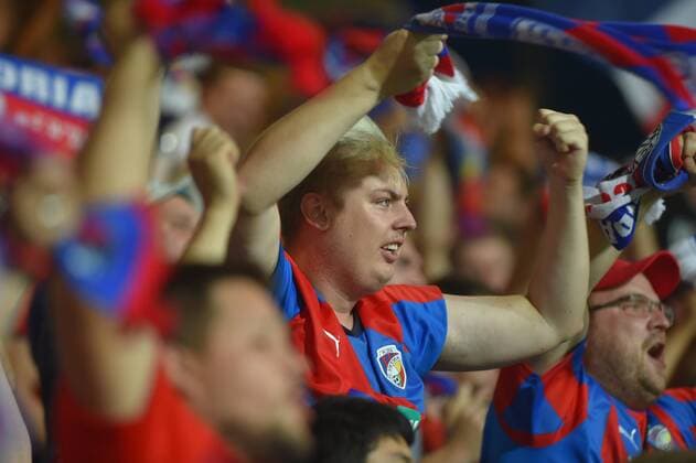 Fußball, EL Quali, Viktoria Pilsen - Steaua Bukarest Victoria fans in action during the 3rd qualifying round, Football European League match FC Viktoria Pilsen vs FC Steaua Bucurest (FCSB) in Pilsen, Czech Republic, August 2, 2017. (CTKxPhoto SlavomirxKubes) CTKPhotoP201708020926201  KBS_0048