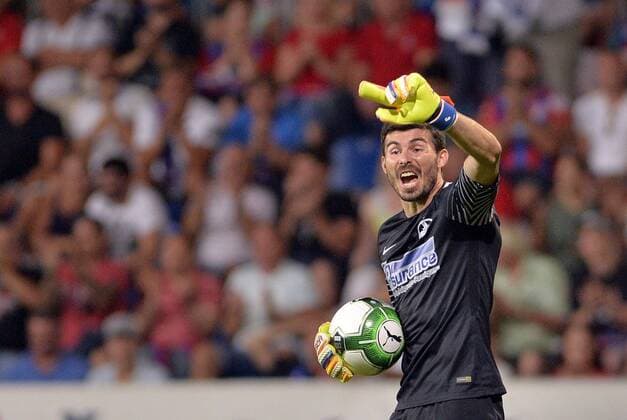 Fußball, EL Quali, Viktoria Pilsen - Steaua Bukarest Goalkeeper of FCSB Florin Nita in action during the 3rd qualifying round, Football European League match FC Viktoria Pilsen vs FC Steaua Bucurest (FCSB) in Pilsen, Czech Republic, August 2, 2017. (CTKxPhoto KaterinaxSulova) CTKPhotoP201708020960801  suk10 k