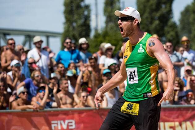 Beach volleyball Beachvolleyball - FIVB World Championships 2017 VIENNA,AUSTRIA,02.AUG.17 - BEACH VOLLEYBALL - FIVB World Championships, men. Image shows the rejoicing of Alison Conte Cerutti (BRA). GEPAxpictures xMaticxKlansek