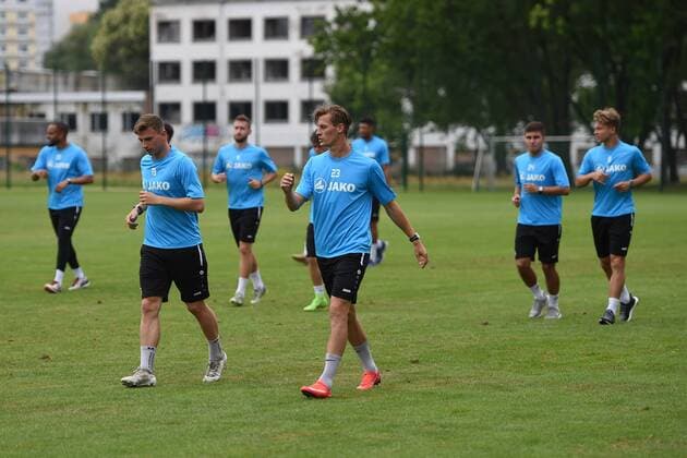 Fussball, Herren, Regionalliga Nordost, Saison 2017 18, Training BFC Dynamo, Laufübungen zum Aufwärmen, 03.08.17, Copyright: xMichaelxHundtx xMatthiasxKochx