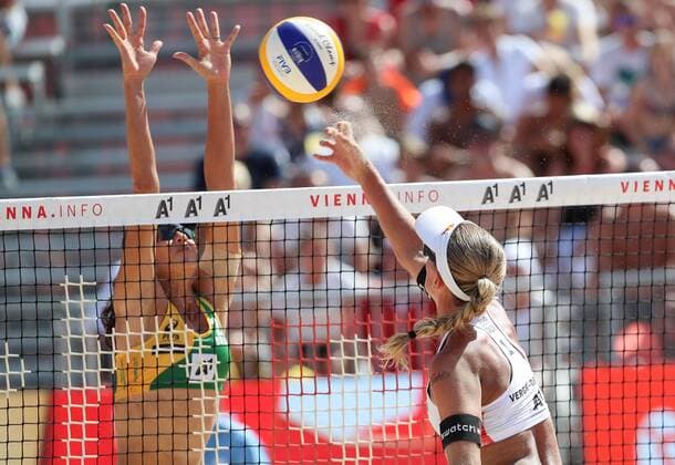 Beach volleyball Beachvolleyball - FIVB World Championships 2017 VIENNA,AUSTRIA,03.AUG.17 - BEACH VOLLEYBALL - FIVB World Championships. Image shows Talita Da Rocha Antunes (BRA) and Anouk Verge-Depre (SUI). GEPAxpictures xChristianxWalgram