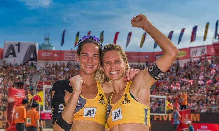Bilder des Tages - SPORT FIVB Beach volleyball Beachvolleyball World Championships Vienna 2017 am 03.08.2017 Kira WALKENHORST, Laura LUDWIG (GER); FIVB Beach Volleyball World Championships Vienna 2017 am 03.08.2017, Donauinsel Wien (Oesterreich). xPWx