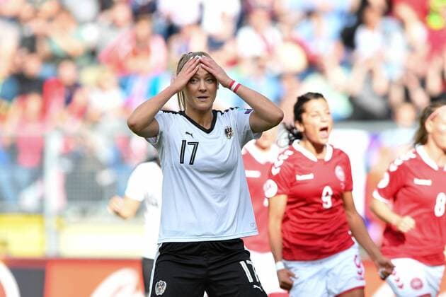 Bilder des Tages - SPORT SOCCER - UEFA EURO EM Europameisterschaft Fussball 2017 BREDA,NETHERLANDS,03.AUG.17 - WOMEN SOCCER - UEFA Women s European Championship EM Europameisterschaft 2017, semifinal, Denmark vs Austria. Image shows the disappointment of Sarah Puntigam (AUT). Keywords: penalty. GEPAxpictures xFlorianxErtl