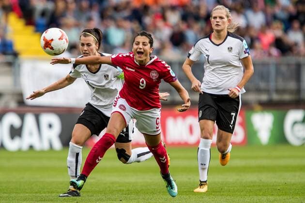 BREDA - 03-08-2017. Rat Verleghstadion , EK vrouwenvoetbal, Woman s Euro 2017, halve finale Denemarken - Oostenrijk , Duel met l-r , Viktoria Schnaderbeck , Nadia Nadim Denemarken - Oostenrijk  x1661800x