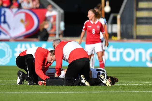 SOCCER - UEFA EURO EM Europameisterschaft Fussball 2017 BREDA,NETHERLANDS,03.AUG.17 - WOMEN SOCCER - UEFA Women s European Championship EM Europameisterschaft 2017, semifinal, Denmark vs Austria. Image shows Nicole Billa (AUT). Keywords: injury. GEPAxpictures xFlorianxErtl