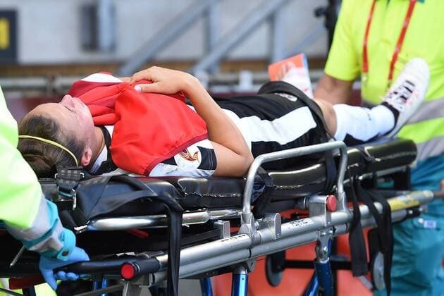 Fußball UEFA Women s Euro Halbfinale Dänemark - Österreich am 03.08.2017 im Rat Verlegh Stadion in Breda Nicole Billa ( Österreich ) wird verletzt vom Spielfeld getragen xRx