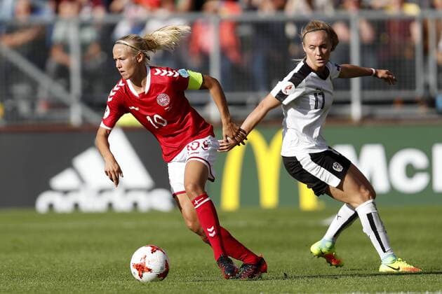 (L-R) Pernille Harder of Denmark, Sarah Puntigam of Austria women during the UEFA WEURO 2017 semi-final match between Denmark and Austria at the Rat Verlegh stadium on August 03, 2017 in Breda, The Netherlands Women: Denmark v Austria UEFA WEURO 2017 2017 2018 xVIxVIxImagesx xMauricexvanxSteenxIVx 8379724