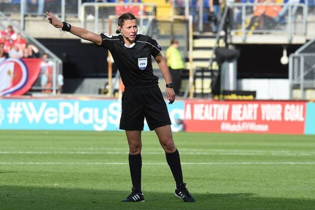 Fußball UEFA Women s Euro Halbfinale Dänemark - Österreich am 03.08.2017 im Rat Verlegh Stadion in Breda FIFA-Schiedsrichterin Kateryna Monzul ( Ukraine ) xRx