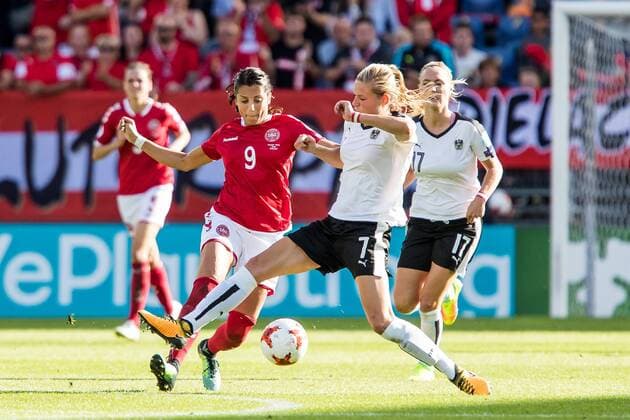 BREDA - 03-08-2017. Rat Verleghstadion , EK vrouwenvoetbal, Woman s Euro 2017, halve finale Denemarken - Oostenrijk , Duel met l-r , Nadia Nadim , Carina Wenninger Denemarken - Oostenrijk  x1661831x