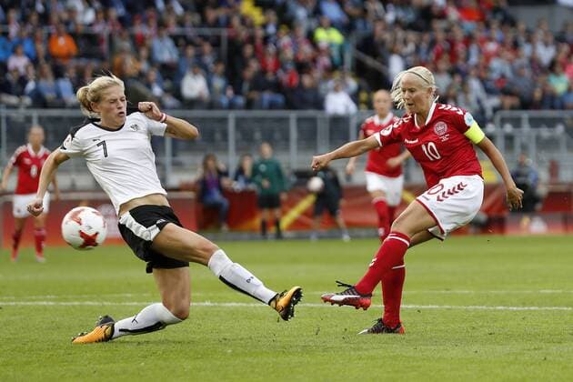 (L-R) Carina Wenninger of Austria women, Pernille Harder of Denmark during the UEFA WEURO 2017 semi-final match between Denmark and Austria at the Rat Verlegh stadium on August 03, 2017 in Breda, The Netherlands Women: Denmark v Austria UEFA WEURO 2017 2017 2018 xVIxVIxImagesx xMauricexvanxSteenxIVx 8379821