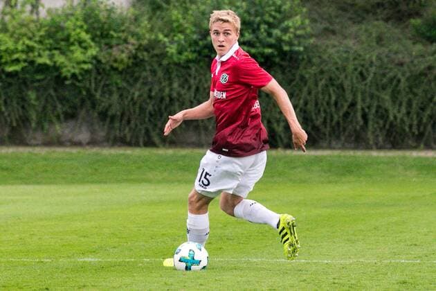 Timo Hübers 15 von Hannover 96 Saison 2017 18. Aus Testspiel 1. FC Germania Egestorf Langreder gegen Hannover 96 1:4 am 02.08.2017