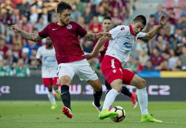 From left soccer players Vaclav Kadlec of AC Sparta Praha and Vujadin Savic of Crvena Zvezda Belgrade in action during the Football Champions League third qualifying round s return match: Sparta Praha vs Crvena Zvezda Belgrade in Prague, Czech Republic, August 3, 2017. (CTKxPhoto VitxSimanek) CTKPhotoP201708030886501  VIS 002