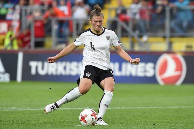 Fußball UEFA Women s Euro Halbfinale Dänemark - Österreich am 03.08.2017 im Rat Verlegh Stadion in Breda Viktoria Pinther ( Österreich ) verschießt einen Elfmeter xRx