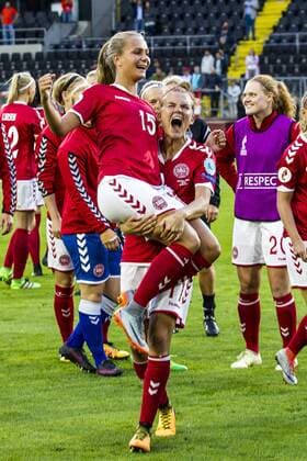 BREDA - 03-08-2017 Rat Verleghstadion. EK vrouwenvoetbal, Woman s Euro 2017, halve finale Denemarken - Oostenrijk. Vreugde na winnen penaltyreeks. Frederikke Thogersen. Denemarken - Oostenrijk  x1661964x
