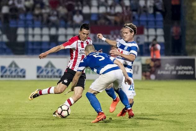 OSIJEK, NK Osijek - PSV, 3-8-2017, voetbal, seizoen 2017-2018, voorronde Europa League, Gradski stadion, PSV speler Hirving Lozano (L), Osijek speler Robert Mudrazija (R), Osijek speler Benedik Mioc (M) Osijek - PSV  x1661982x