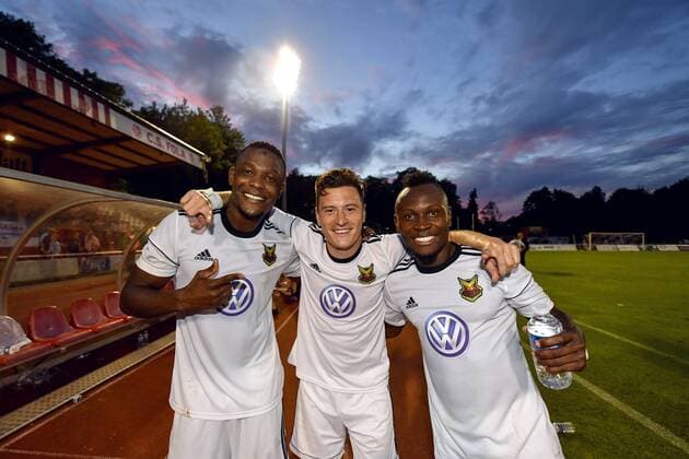 170803 Östersunds Salisu Abdullahi Gero, Jamie Hopcutt och Samuel Lareya Mensah jublar efter fotbollsmatchen i kvalet till Europa League mellan Fola Esch och Östersund den 3 augusti 2017 i Esch-sur-Alzette.  Copyright: PETTERxARVIDSON BB170803PA091