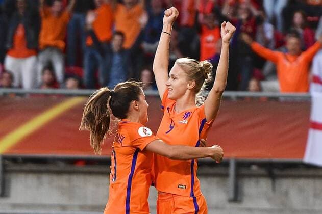 Netherlands Women v England Women UEFA Women s Euros 2017 Vivianne Miedema of Netherlands (right) celebrates scoring their first goal to make it Netherlands 1 England 0 during the UEFA Women s Euros 2017 Semi-final match at De Grolsch Veste, Enschede Copyright: xKristianxKanex FIL-10476-0039 UK Newspapers OUT