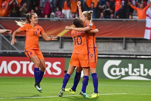 Netherlands Women v England Women UEFA Women s Euros 2017 Vivianne Miedema of Netherlands (right) celebrates scoring their first goal to make it Netherlands 1 England 0 during the UEFA Women s Euros 2017 Semi-final match at De Grolsch Veste, Enschede Copyright: xKristianxKanex FIL-10476-0041 UK Newspapers OUT