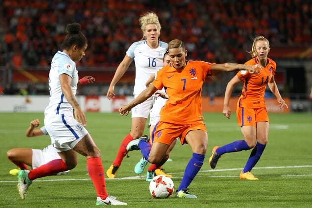 Demi Stokes of England women, Shanice van de Sanden of Holland Women during the semi-final UEFA WEURO 2017 match between The Netherlands and England at the Grolsch Veste on August 3, 2017 in Enschede, the Netherlands Women: The Netherlands v England UEFA WEURO 2017 2017 2018 xVIxVIxImagesx xTomxBodexMultimediaxIVx 8380877