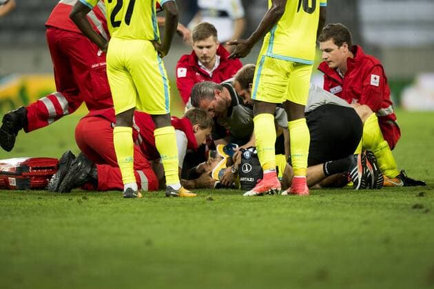 Gent s Franko Andrijasevic receives medical treatment during a soccer game between Austrian team SC Rheindorf Altach and Belgian club KAA Gent, the return leg of the third qualifying round for the UEFA Europa League competition, Thursday 03 August 2017 in Altach, Austria. The first leg resulted in a 1-1 draw. JASPERxJACOBS  x05143346x