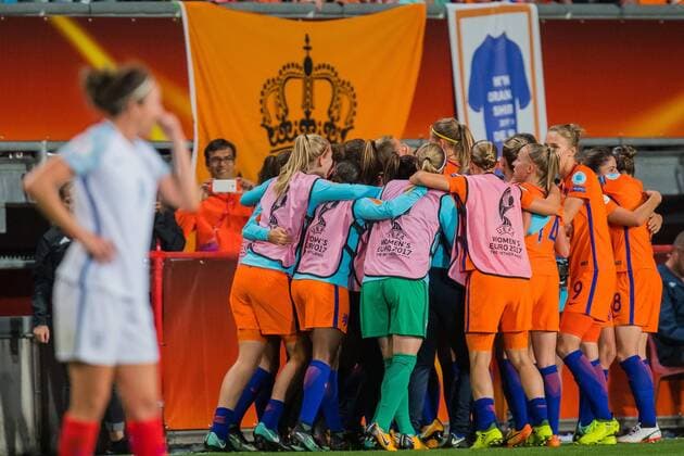 Bilder des Tages - SPORT The Ntherlands celebrate the goal of Danielle van de Donk of Holland Women during the semi-final UEFA WEURO 2017 match between The Netherlands and England at the Grolsch Veste on August 3, 2017 in Enschede, the Netherlands Women: The Netherlands v England UEFA WEURO 2017 2017 2018 xVIxVIxImagesx xGerritxvanxKeulenxIVx 8381014