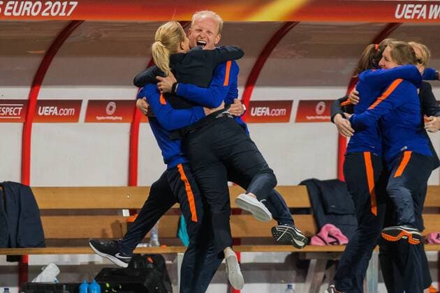 (L-R) assisstent trainer Arjan Veurink of The Netherlands, coach Sarina Wiegman of Holland Women during the semi-final UEFA WEURO 2017 match between The Netherlands and England at the Grolsch Veste on August 3, 2017 in Enschede, the Netherlands Women: The Netherlands v England UEFA WEURO 2017 2017 2018 xVIxVIxImagesx xGerritxvanxKeulenxIVx 8381431