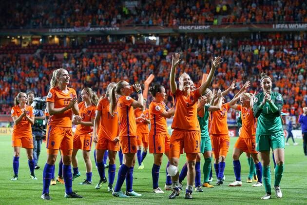 Stefanie van der Gragt of Holland Women, during the semi-final UEFA WEURO 2017 match between The Netherlands and England at the Grolsch Veste on August 3, 2017 in Enschede, the Netherlands Women: The Netherlands v England UEFA WEURO 2017 2017 2018 xVIxVIxImagesx xTomxBodexMultimediaxIVx 8381459