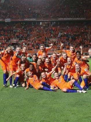 Vivianne Miedema of Holland Women, Danielle van de Donk of Holland Women, Sherida Spitse of Holland Women, Jackie Groenen of Holland Women, Shanice van de Sanden of Holland Women, goalkeeper Sari van Veenendaal of Holland Women during the semi-final UEFA WEURO 2017 match between The Netherlands and England at the Grolsch Veste on August 3, 2017 in Enschede, the Netherlands Women: The Netherlands v England UEFA WEURO 2017 2017 2018 xVIxVIxImagesx xTomxBodexMultimediaxIVx 8381460