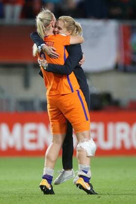 Desiree van Lunteren of Holland Women, coach Sarina Wiegman of Holland Women during the semi-final UEFA WEURO 2017 match between The Netherlands and England at the Grolsch Veste on August 3, 2017 in Enschede, the Netherlands Women: The Netherlands v England UEFA WEURO 2017 2017 2018 xVIxVIxImagesx xTomxBodexMultimediaxIVx 8381476