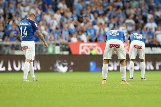03.08.2017 POZNAN, UL.BULGARSKA INEA STADION PILKA NOZNA (FOOTBALL), LIGA EUROPY 2017 2018 , UEFA EUROPA LEAGUE TRZECIA RUNDA ELIMINACJI MECZ (GAME) LECH POZNAN - FC UTRECHT NZ. (L) NICKIE BILLE NIELSEN (S) LUKASZ TRALKA (P) CHRISTIAN GYTKJAER PORAZKA SMUTEK PRZEGRANA EMOCJE NERWY ZALAMANIE FOTO WOJCIECH KLEPKA CYFRASPORT NEWSPIX.PL --- Newspix.pl  20170803CSWK00041