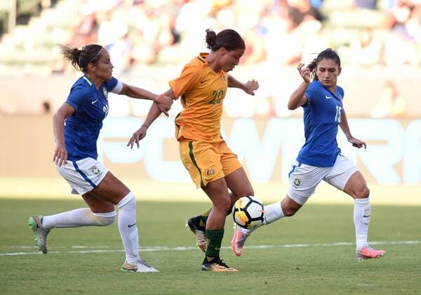 CARSON, CA - AUGUST 03: Sam Kerr (20) of Australia traps the ball and prepares to kick the ball for a goal in the second half during the Tournament of Nations soccer match between Australia and Brazil on August 03, 2017 at StubHub Center in Carson, CA. Australia defeated Brazil 6-1. (Photo by Chris Williams Icon Sportswire) SOCCER: AUG 03 Tournament of Nations - Australia v Brazil Icon00717080116187 EDITORIAL USE ONLY