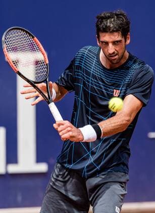 03.08.2017, Sportpark, Kitzbuehel, AUT, ATP Tennis Herren Tour, Generali Open Kitzbuehel, am Donnerstag, 3. August 2017 beim ATP- Tennisturnier Generali Open in Kitzbuehel. Thomaz Bellucci of Brasil during the ATP tennis tournament Generali Open on August 3, 2017 in Kitzbuhel, im Bild Thomaz Bellucci (BRA) Thomaz Bellucci of Brasil during the ATP Generali Open Kitzbuehel Tennis Tournament at the Sportpark in Kitzbuehel, Austria on 2017 08 03. Kitzbuehel EP_ade