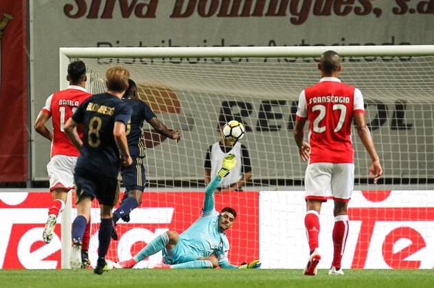 FOOTBALL, FUSSBALL - Matheus of SC Braga and Chinedu Obasi (scoring 0-1) of AIK Fotboll in action, during the match between SC Braga and AIK Fotboll of the Europa League third qualifying round - second leg. Estadio Municipal de Braga, Portugal, 3rd August 2017. Photo: IMAGO Pedro Benavente