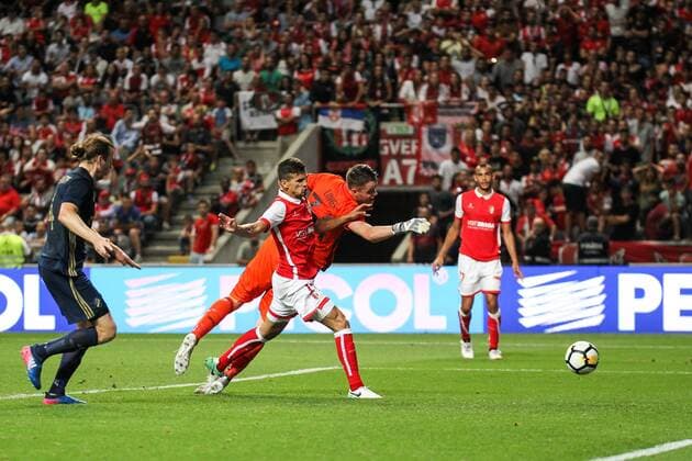 FOOTBALL, FUSSBALL - Rui Fonte (scoring 1-1) of SC Braga and Oscar Linner of AIK Fotboll in action, during the match between SC Braga and AIK Fotboll of the Europa League third qualifying round - second leg. Estadio Municipal de Braga, Portugal, 3rd August 2017. Photo: IMAGO Pedro Benavente