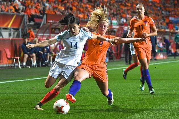 Netherlands Women v England Women UEFA Women s Euros 2017 Karen Carney of England (left) and Kika van Es of Netherlands (right) during the UEFA Women s Euros 2017 Semi-final match at De Grolsch Veste, Enschede Copyright: xKristianxKanex FIL-10476-0101 UK Newspapers OUT