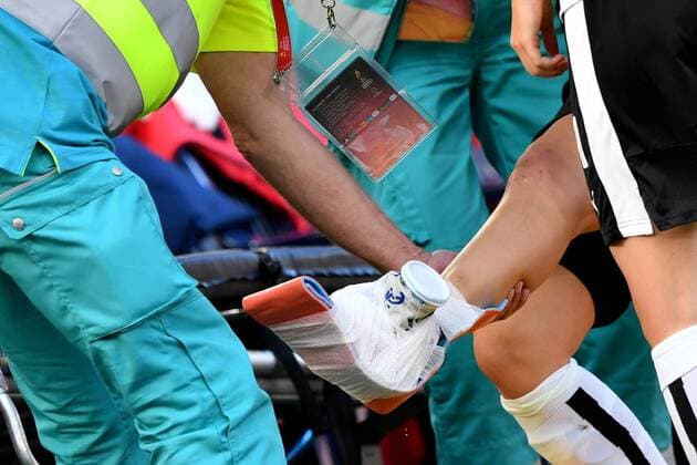 Bilder des Tages - SPORT SOCCER - UEFA EURO EM Europameisterschaft Fussball 2017 BREDA,NETHERLANDS,03.AUG.17 - WOMEN SOCCER - UEFA Women s European Championship EM Europameisterschaft 2017, semifinal, Denmark vs Austria. Image shows the foot of Nicole Billa (AUT). Keywords: injury. GEPAxpictures xFlorianxErtl