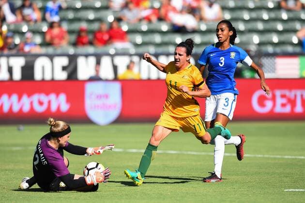 August 3, 2017 - Stubhub Center, California, United States - Carson, CA - Thursday August 03, 2017: Dani Neuhaus, Lisa De Vanna, Bruna Benites during a 2017 Tournament of Nations match between the women s national teams of Australia (AUS) and Brazil (BRA) at the StubHub Center. Dani Neuhaus, Lisa De Vanna, Bruna Benites - ZUMAt139 20170803_zaa_t139_145 Copyright: xBradxSmithx