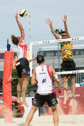 Beach volleyball Beachvolleyball - FIVB World Championships 2017 VIENNA,AUSTRIA,04.AUG.17 - BEACH VOLLEYBALL - FIVB World Championships. Image shows Aleksandrs Samoilovs and Jan Smedins (LAT) and Andre Loyola Stein (BRA). GEPAxpictures xMaticxKlansek