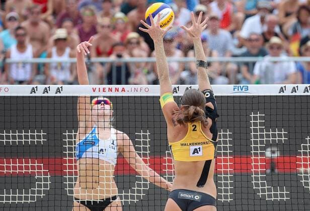 Beach volleyball Beachvolleyball - FIVB World Championships 2017 VIENNA,AUSTRIA,04.AUG.17 - BEACH VOLLEYBALL - FIVB World Championships. Image shows Summer Ross (USA) and Kira Walkenhorst (GER). GEPAxpictures xChristianxWalgram